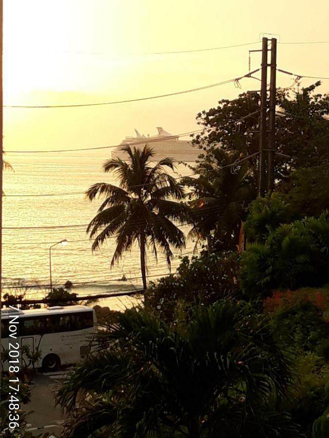 Porterhouse Beach Hotel パトン エクステリア 写真
